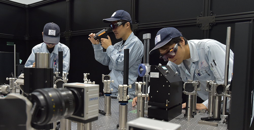 世界随一の放射光施設での研究や実験を支援